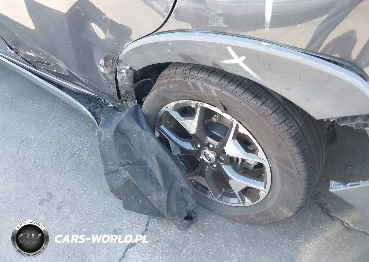 2018 Subaru Crosstrek 2.0I Premium VIN:JF2GTABC5JH225683 - 18