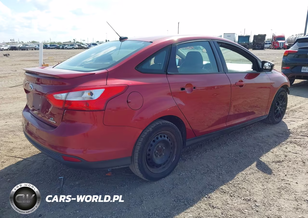 2013 Ford Focus Se VIN:1FADP3F24DL352497 - 4
