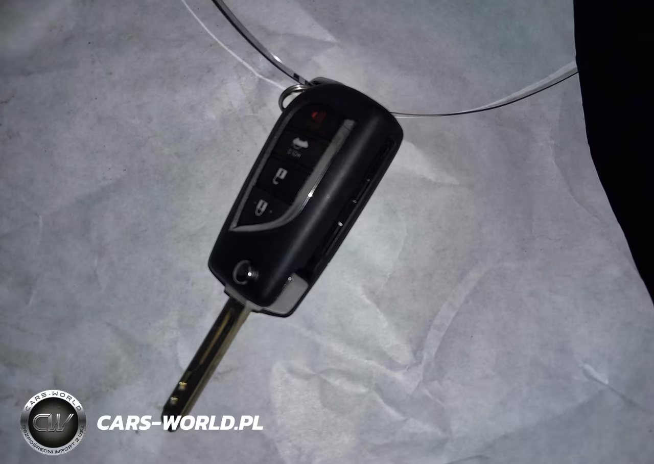 2018 Toyota Camry Le VIN:4T1B11HK0JU574993 - 11