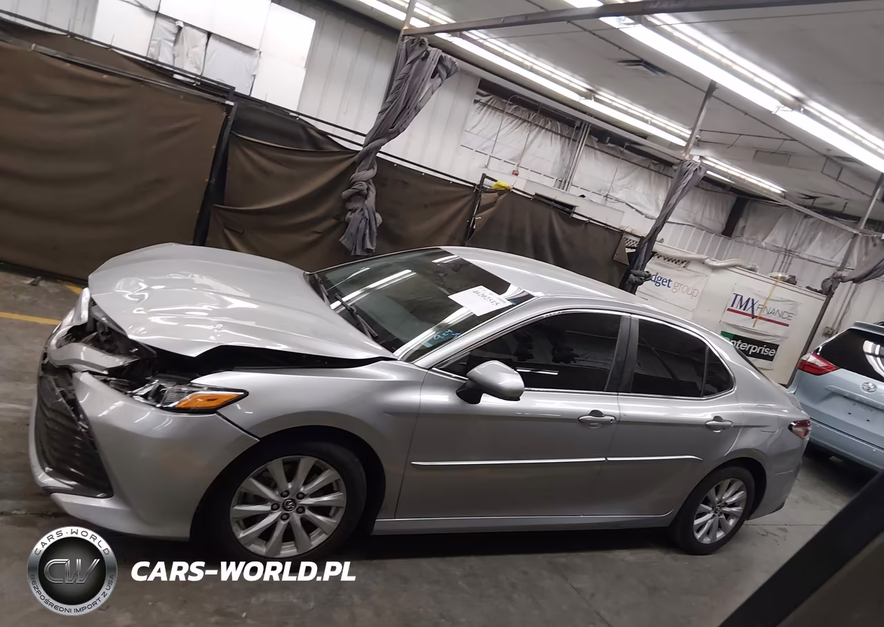 2018 Toyota Camry Le VIN:4T1B11HK0JU574993 - 14