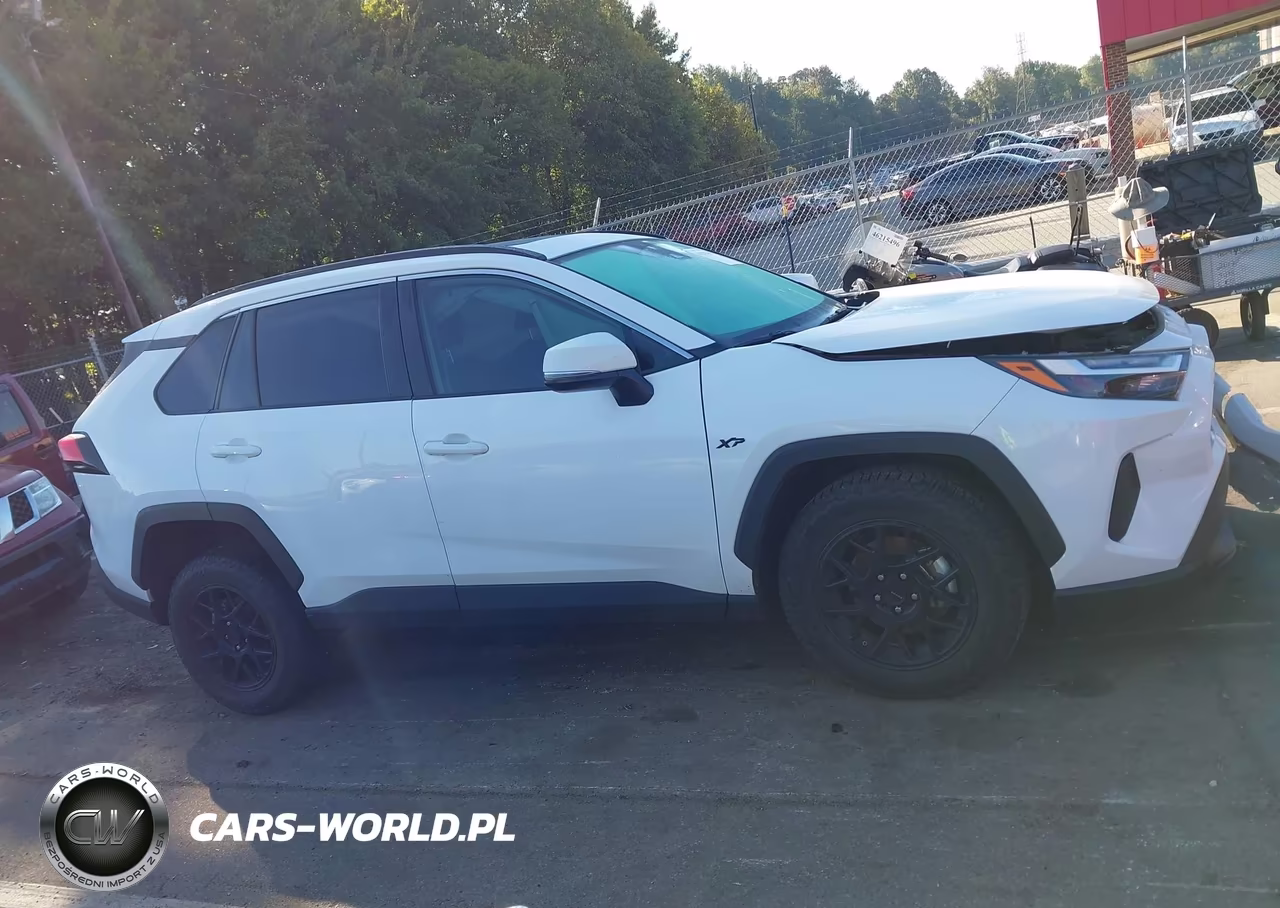 2023 Toyota Rav4 Xle VIN:2T3W1RFV0PC240588 - 13