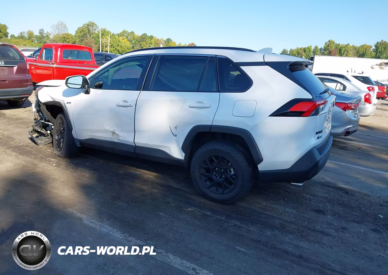 2023 Toyota Rav4 Xle VIN:2T3W1RFV0PC240588 - 3