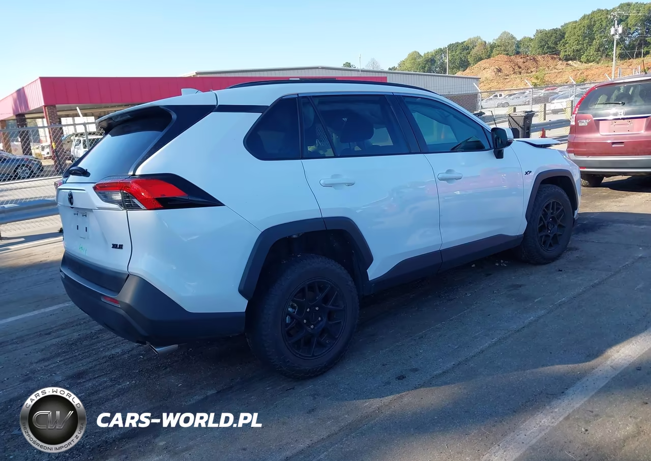 2023 Toyota Rav4 Xle VIN:2T3W1RFV0PC240588 - 4