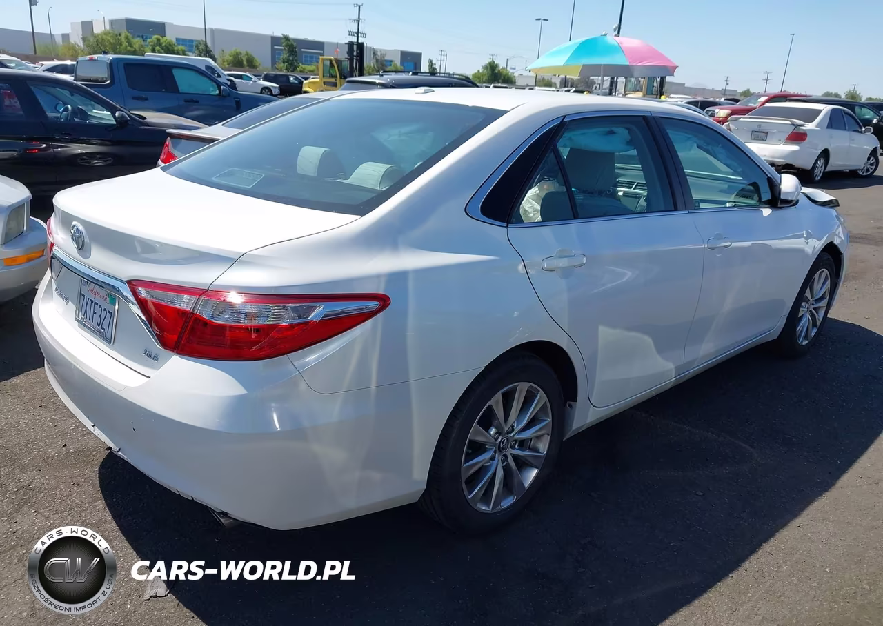 2017 Toyota Camry Xle VIN:4T1BF1FK8HU434527 - 4