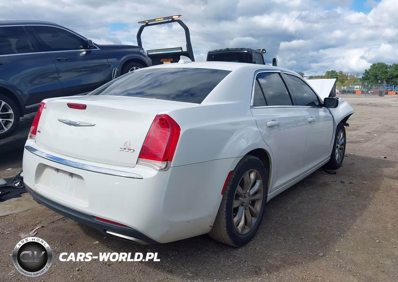 2016 Chrysler 300 Anniversary Edition VIN:2C3CCARG6GH142163 - 4