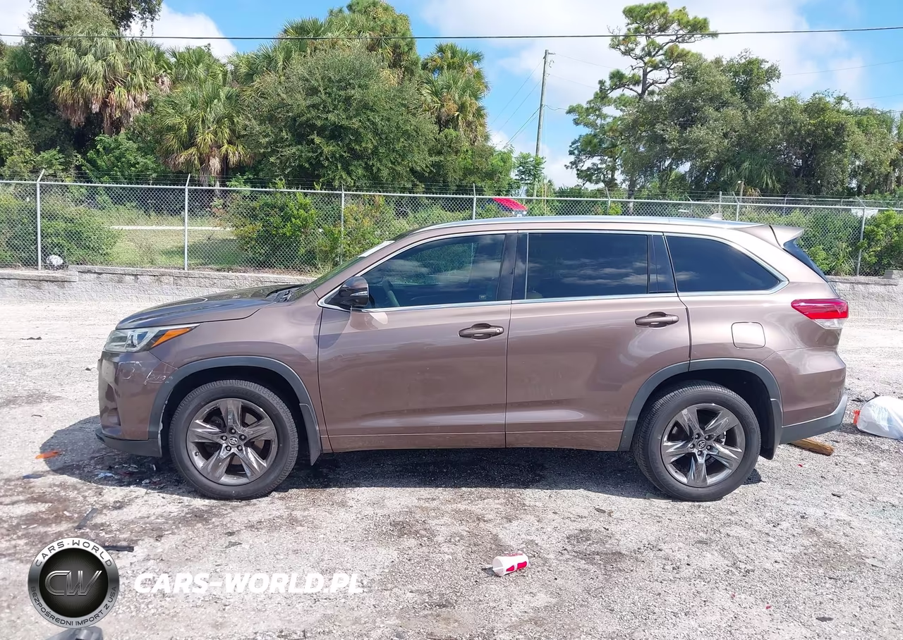 2018 Toyota Highlander Limited Platinum VIN:5TDYZRFH0JS276476 - 14