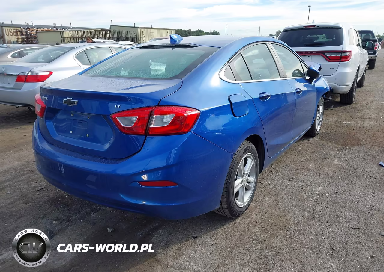2018 Chevrolet Cruze Lt Auto VIN:1G1BE5SM3J7132114 - 4