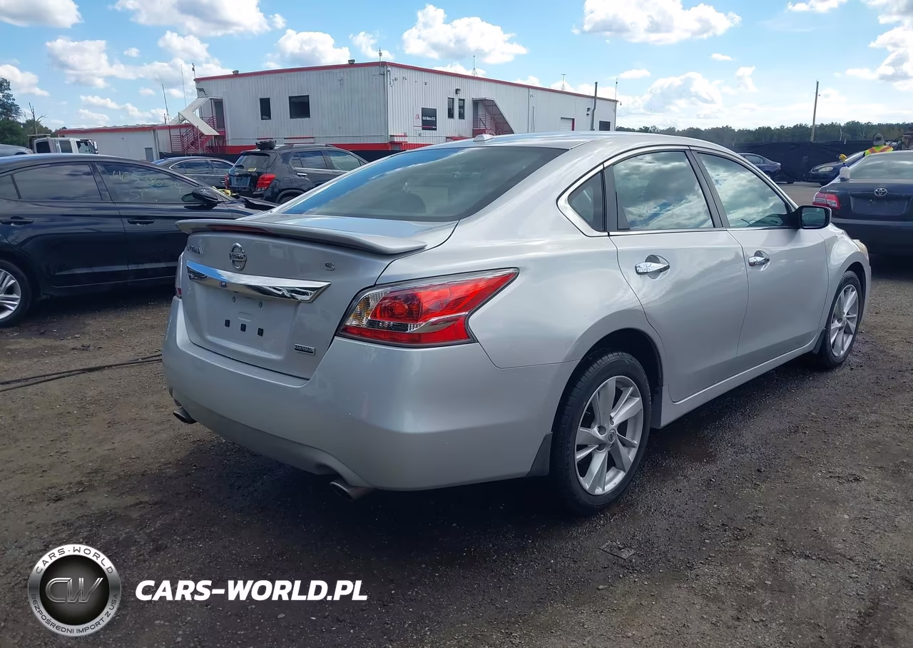 2015 Nissan Altima 2.5 S VIN:1N4AL3APXFC486337 - 4