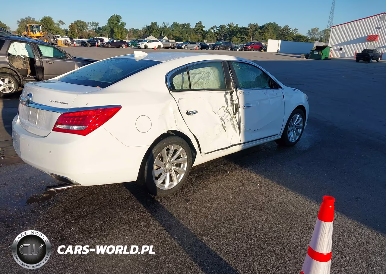 2015 Buick Lacrosse Leather VIN:1G4GB5G37FF197725 - 4
