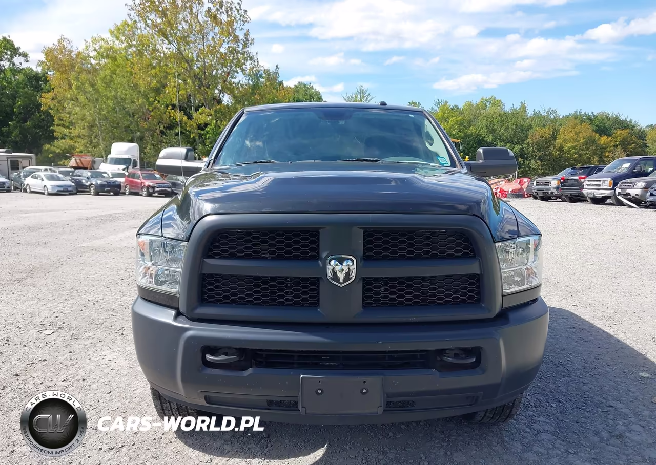 2018 Ram 3500 Tradesman VIN:3C63R3GT0JG428806 - 17