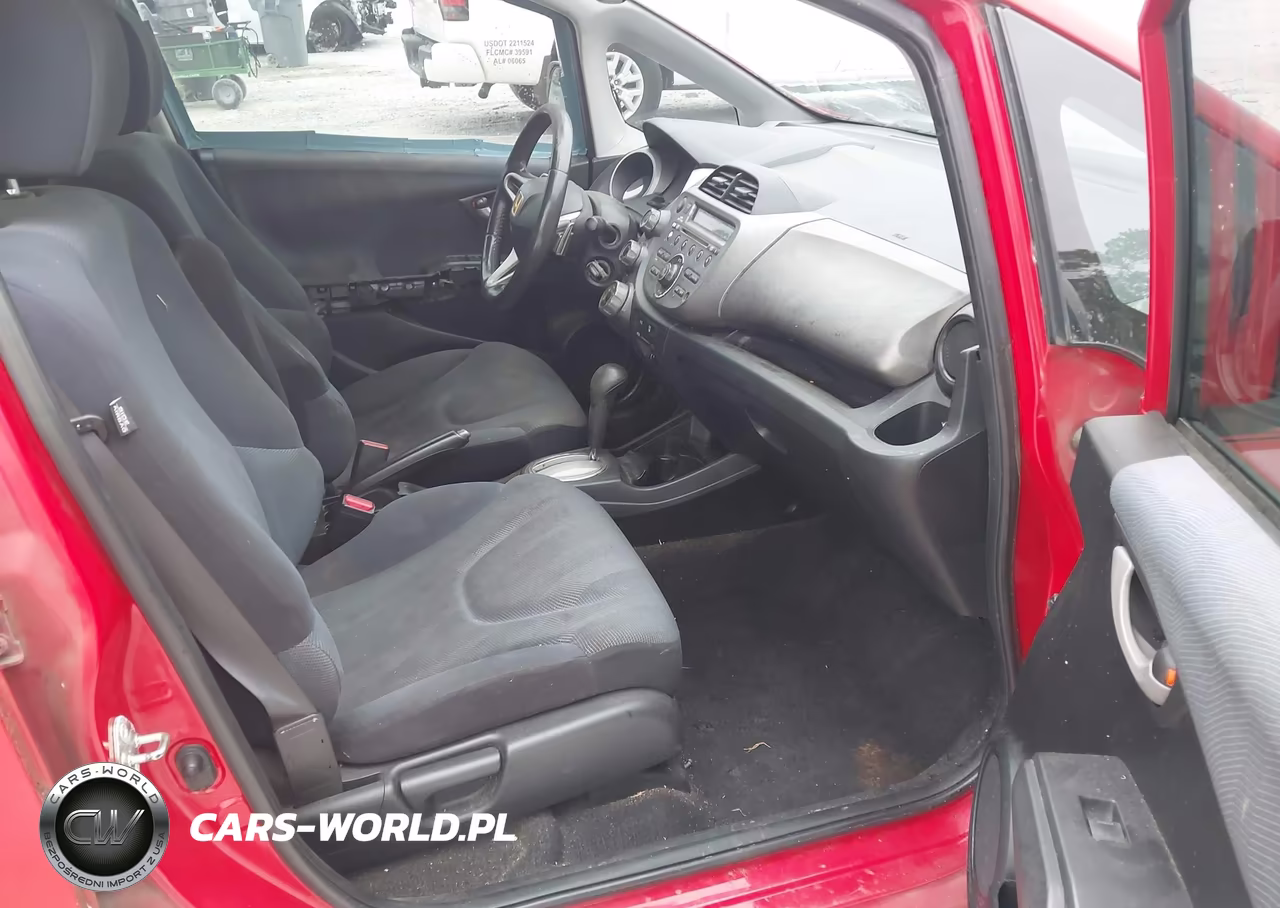 2009 Honda Fit Sport VIN:JHMGE884X9S047039 - 5