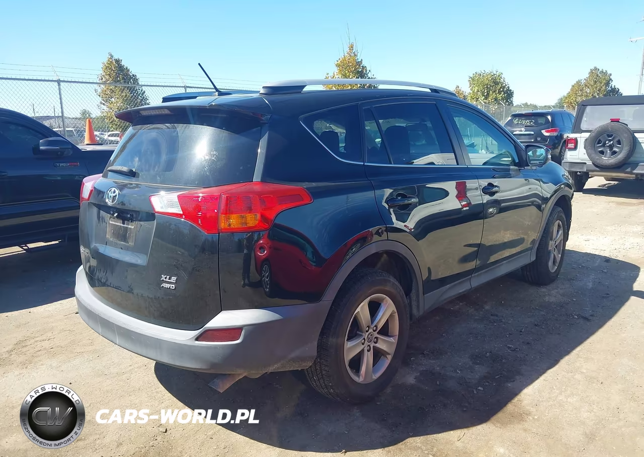 2015 Toyota Rav4 Xle VIN:2T3RFREV4FW363307 - 4