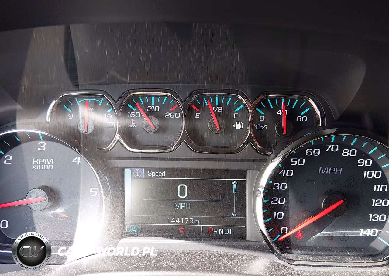 2018 Chevrolet Tahoe Ls VIN:1GNSCAKC1JR400280 - 16