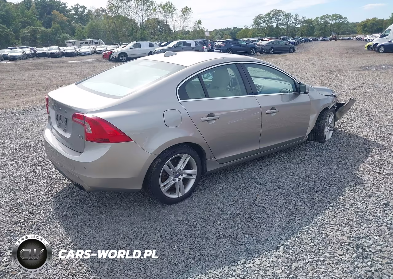 2015 Volvo S60 T5 Drive-E Premier VIN:YV126MFK9F2337216 - 4
