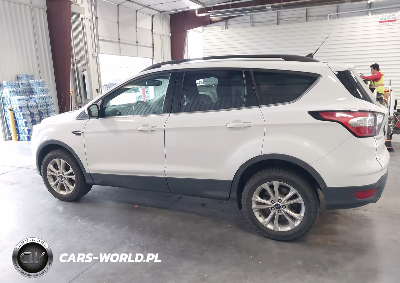 2018 Ford Escape Se VIN:1FMCU9GDXJUC62399 - 14