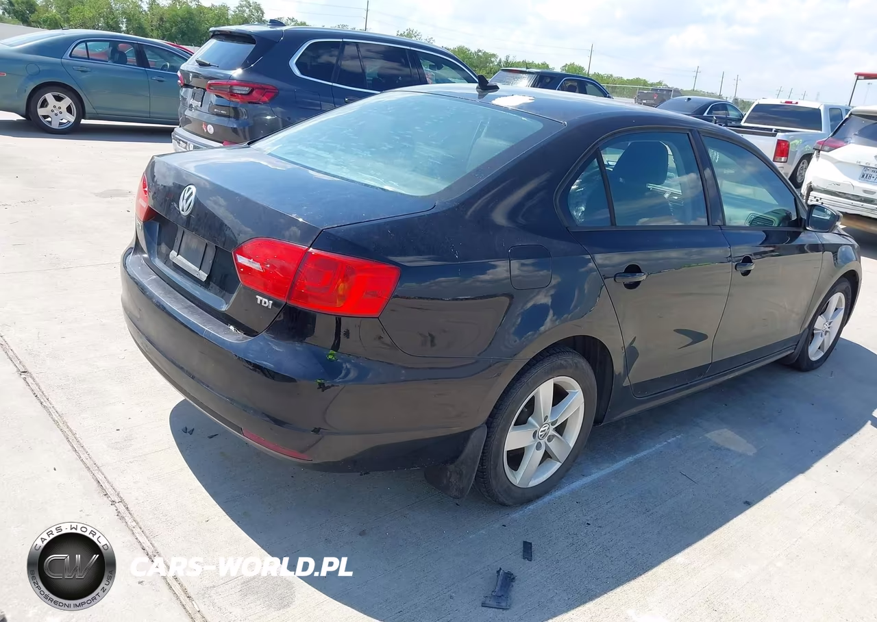 2012 Volkswagen Jetta 2.0L Tdi VIN:3VW3L7AJ2CM421317 - 4