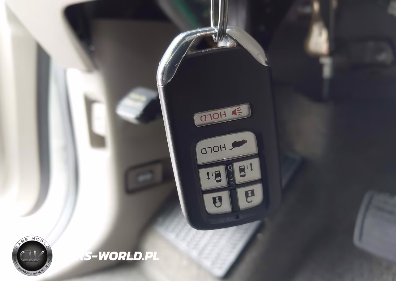 2015 Honda Odyssey Touring-Touring Elite VIN:5FNRL5H96FB090019 - 11