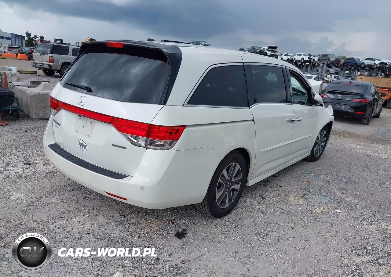 2015 Honda Odyssey Touring-Touring Elite VIN:5FNRL5H96FB090019 - 4