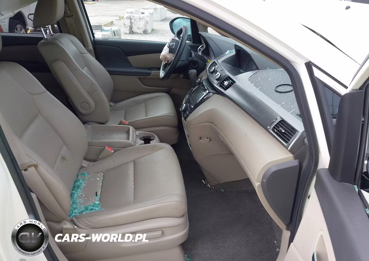 2015 Honda Odyssey Touring-Touring Elite VIN:5FNRL5H96FB090019 - 5