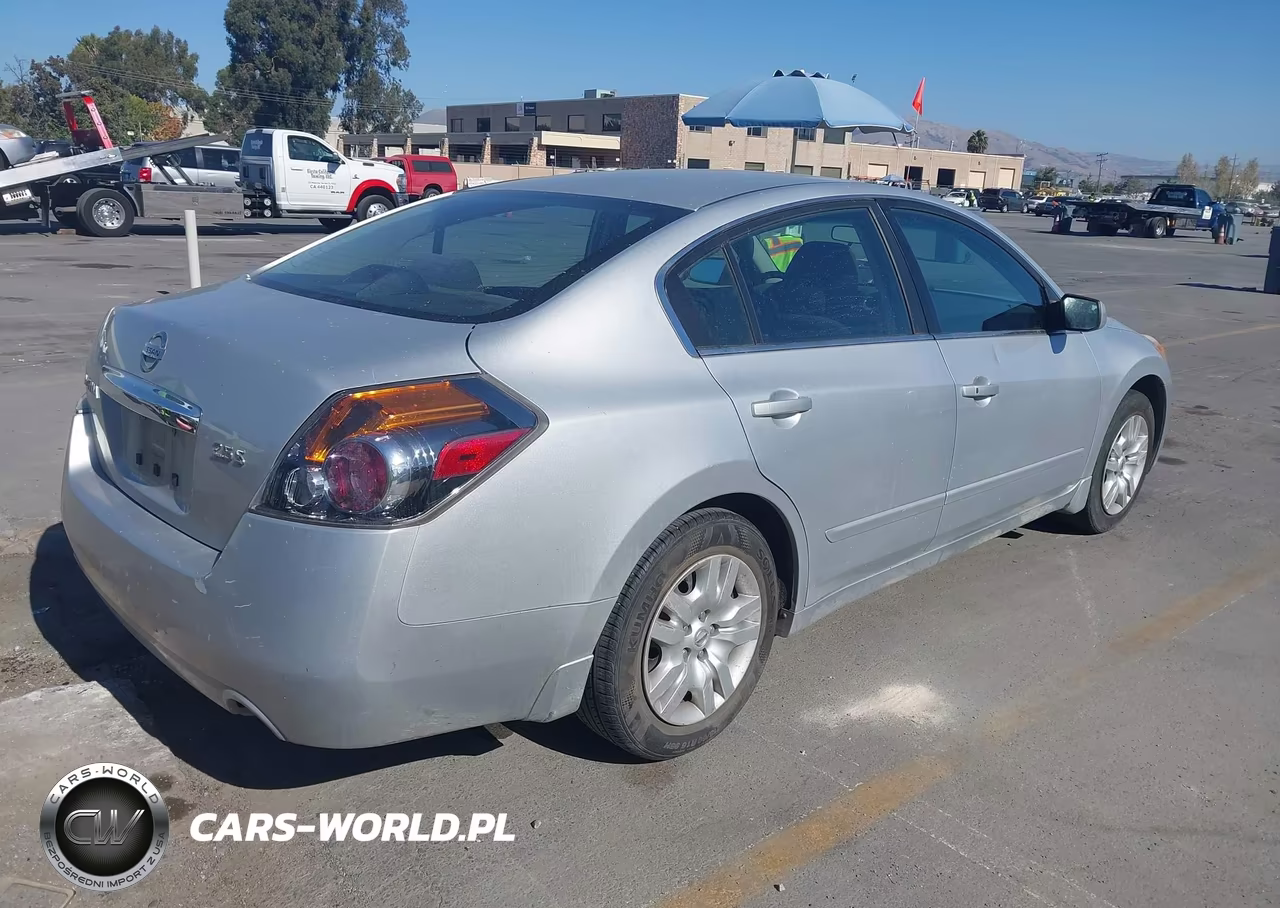 2010 Nissan Altima 2.5 S VIN:1N4AL2AP1AN526795 - 4
