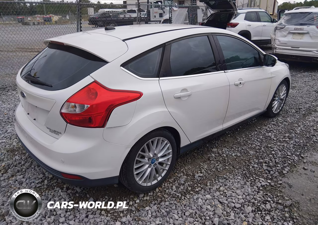 2014 Ford Focus Titanium VIN:1FADP3N27EL208705 - 4