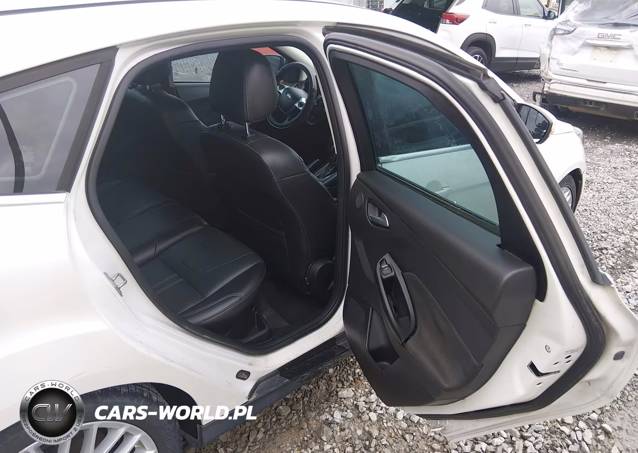 2014 Ford Focus Titanium VIN:1FADP3N27EL208705 - 8