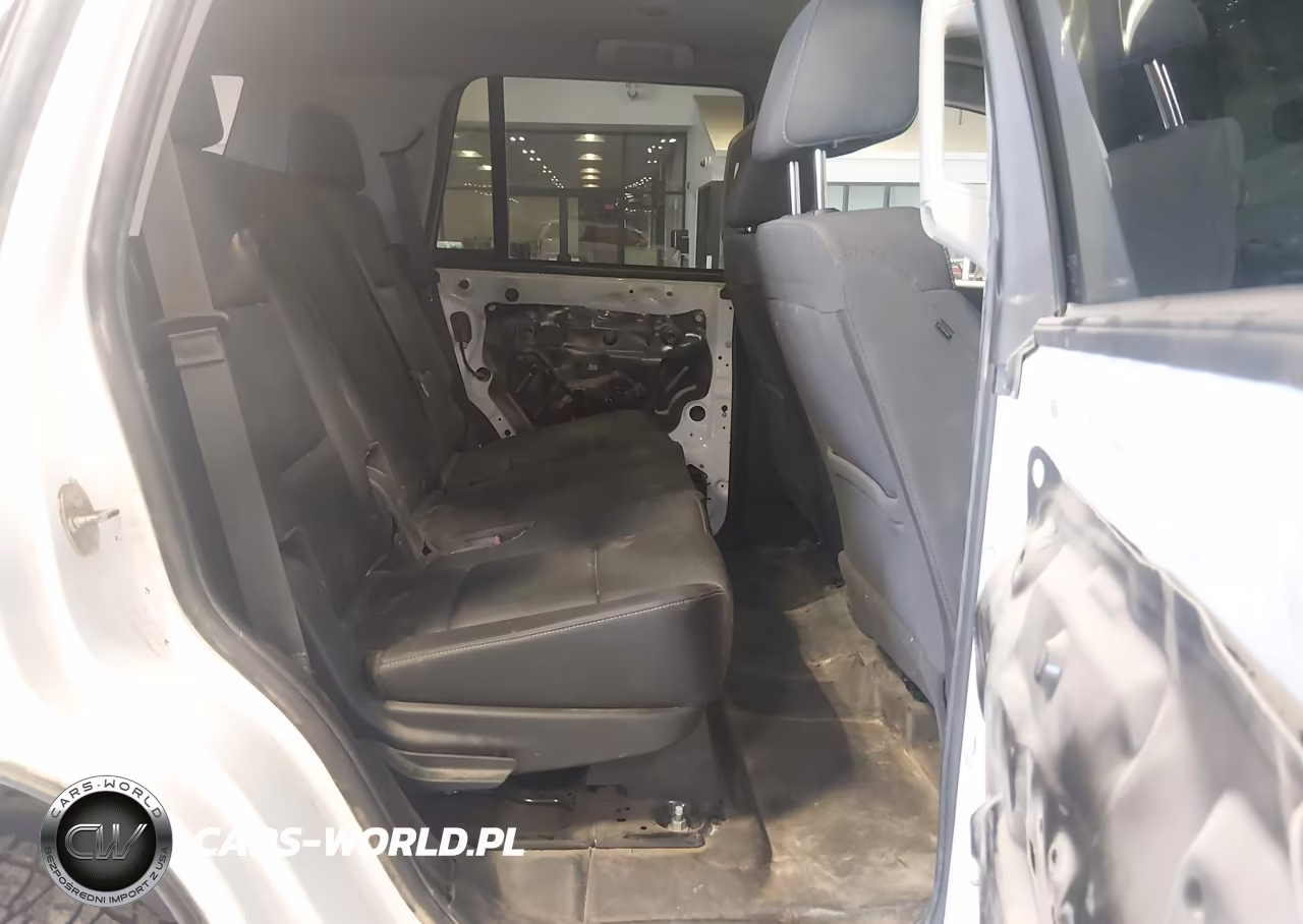 2018 Chevrolet Tahoe Commercial Fleet VIN:1GNSKFECXJR159458 - 8