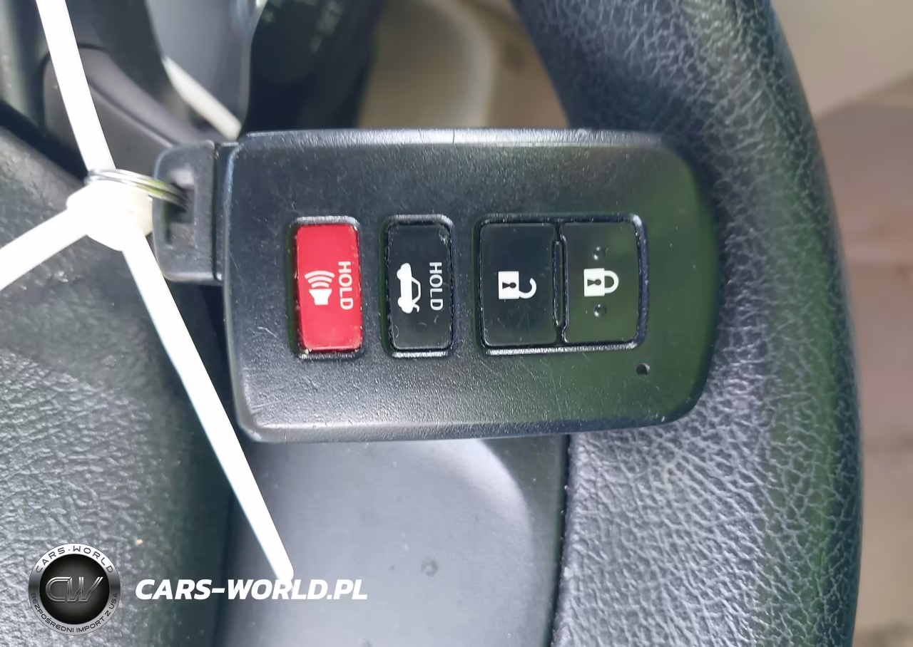 2016 Toyota Camry Hybrid Le VIN:4T1BD1FK0GU196399 - 11