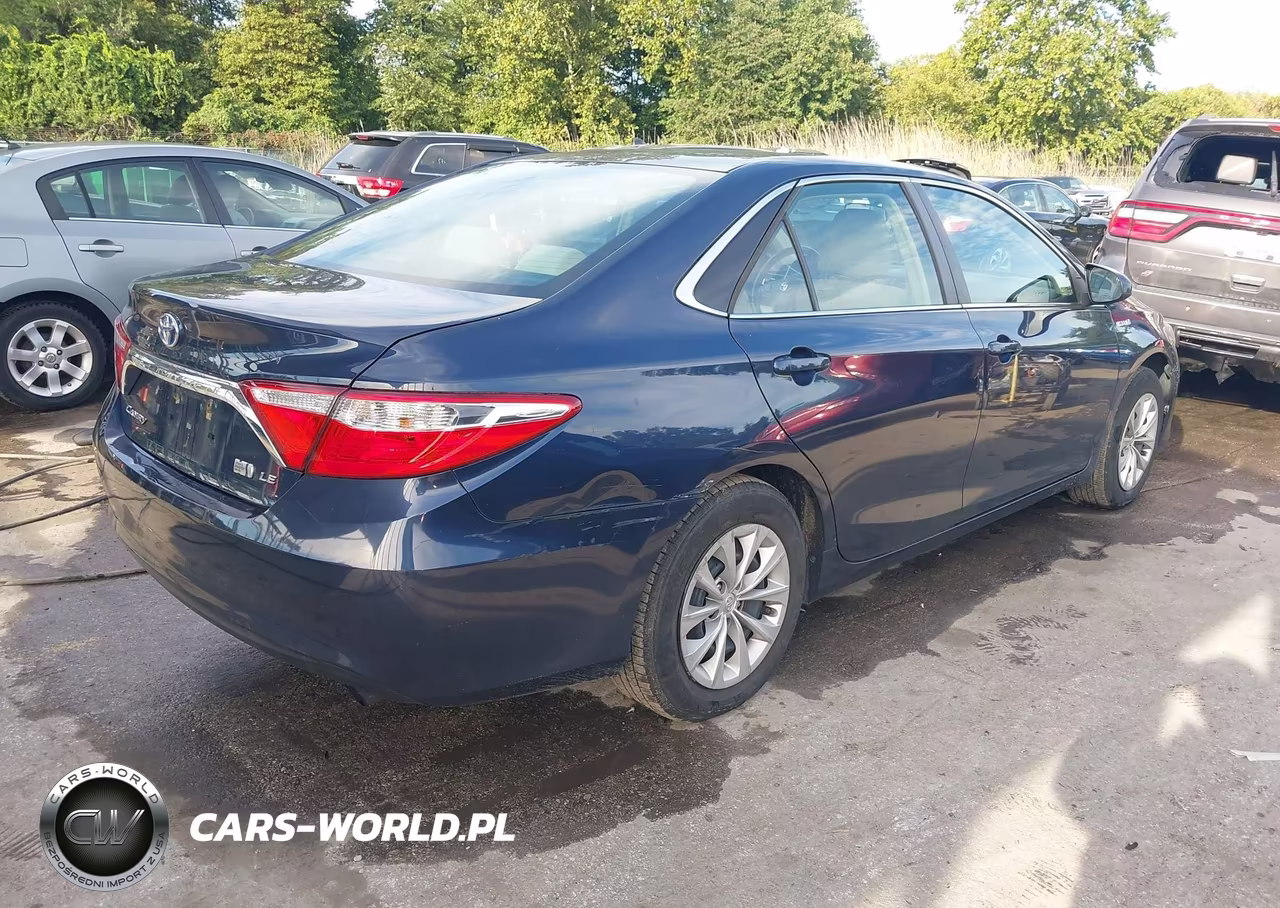 2016 Toyota Camry Hybrid Le VIN:4T1BD1FK0GU196399 - 4