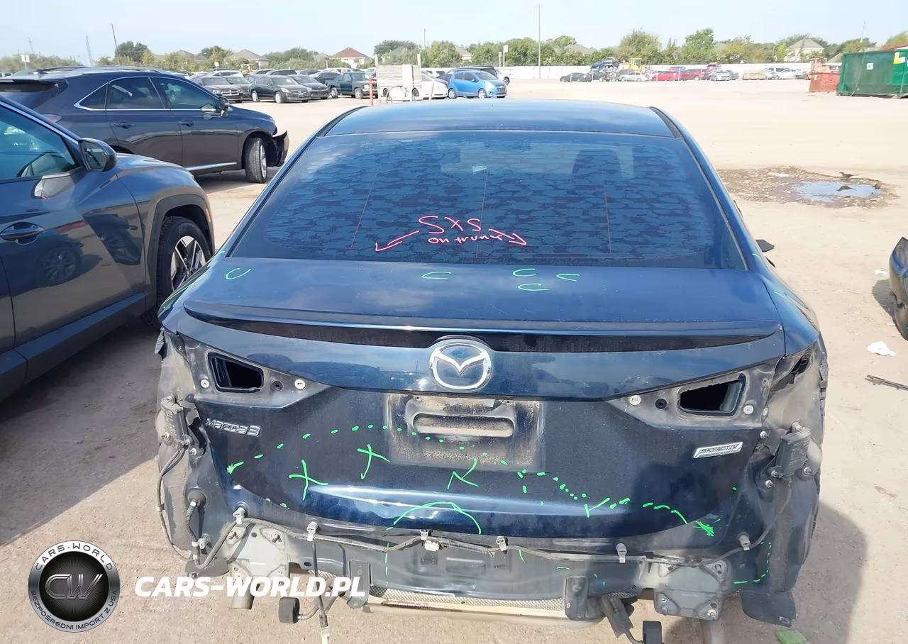 2018 Mazda Mazda3 Touring VIN:3MZBN1V30JM210547 - 17