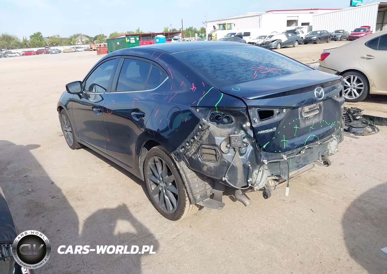 2018 Mazda Mazda3 Touring VIN:3MZBN1V30JM210547 - 3
