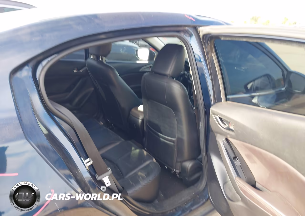 2018 Mazda Mazda3 Touring VIN:3MZBN1V30JM210547 - 8