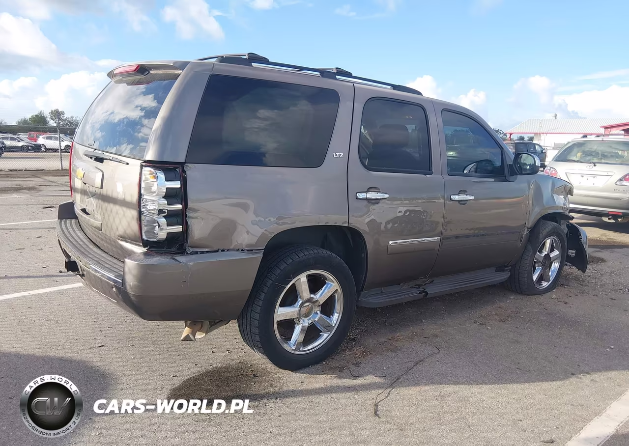 2014 Chevrolet Tahoe Ltz VIN:1GNSCCE0XER106850 - 4