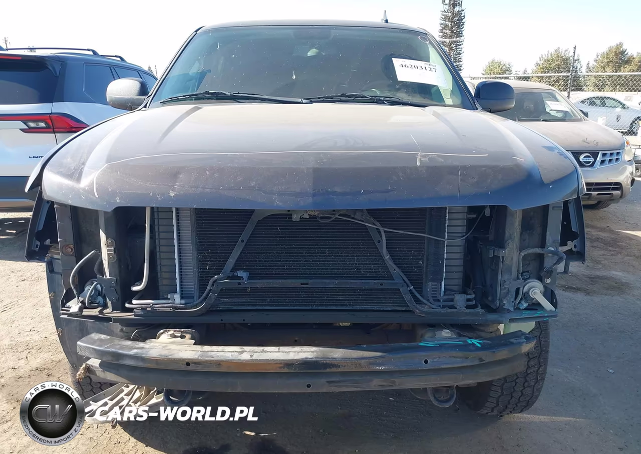 2010 Chevrolet Tahoe Ls VIN:1GNUKAE03AR240349 - 13
