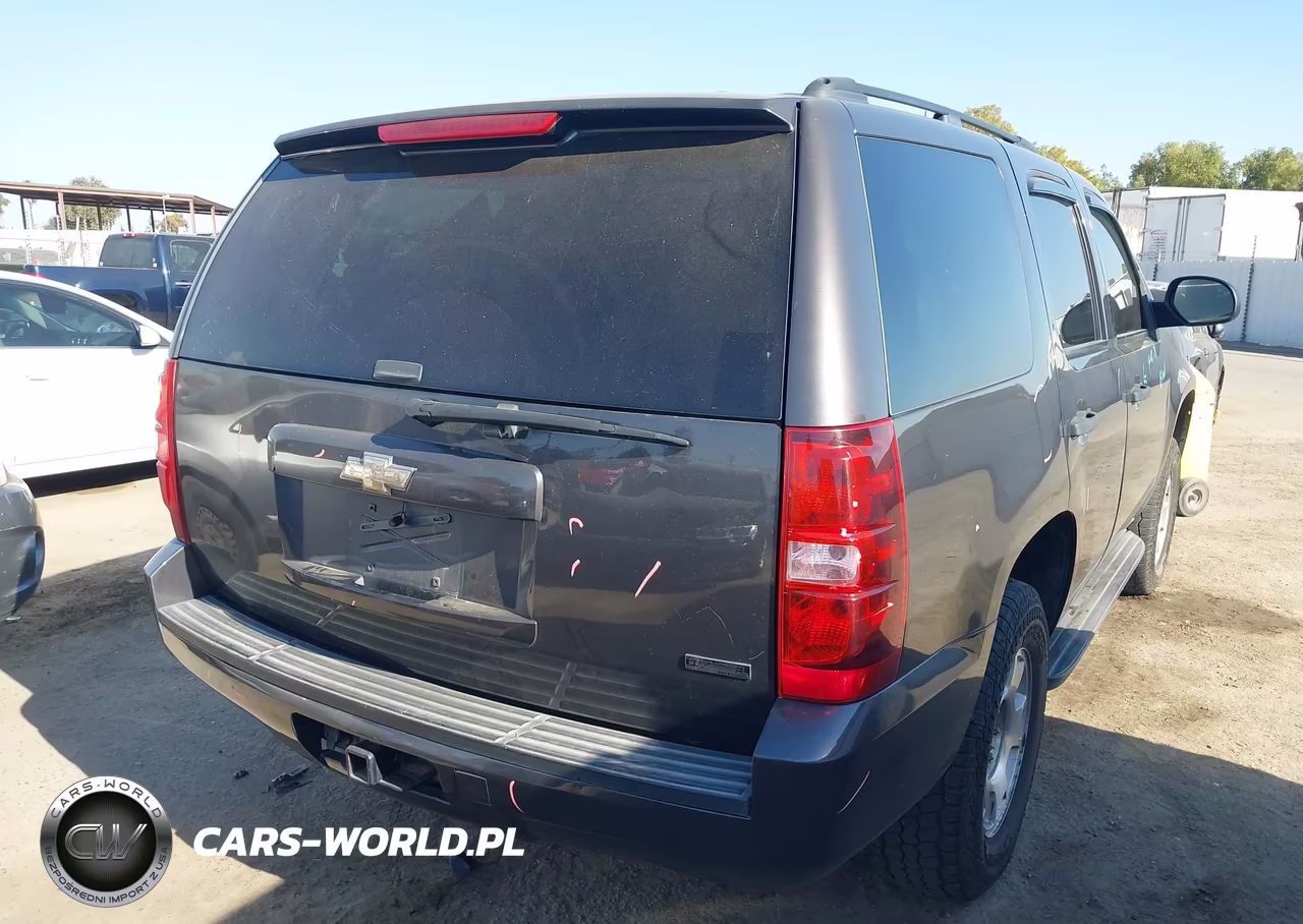 2010 Chevrolet Tahoe Ls VIN:1GNUKAE03AR240349 - 4