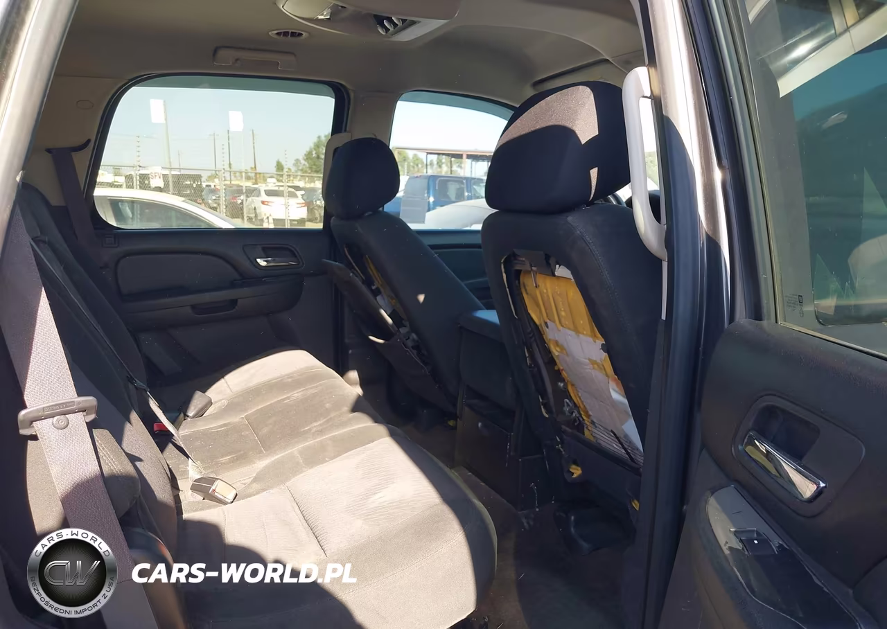 2010 Chevrolet Tahoe Ls VIN:1GNUKAE03AR240349 - 8