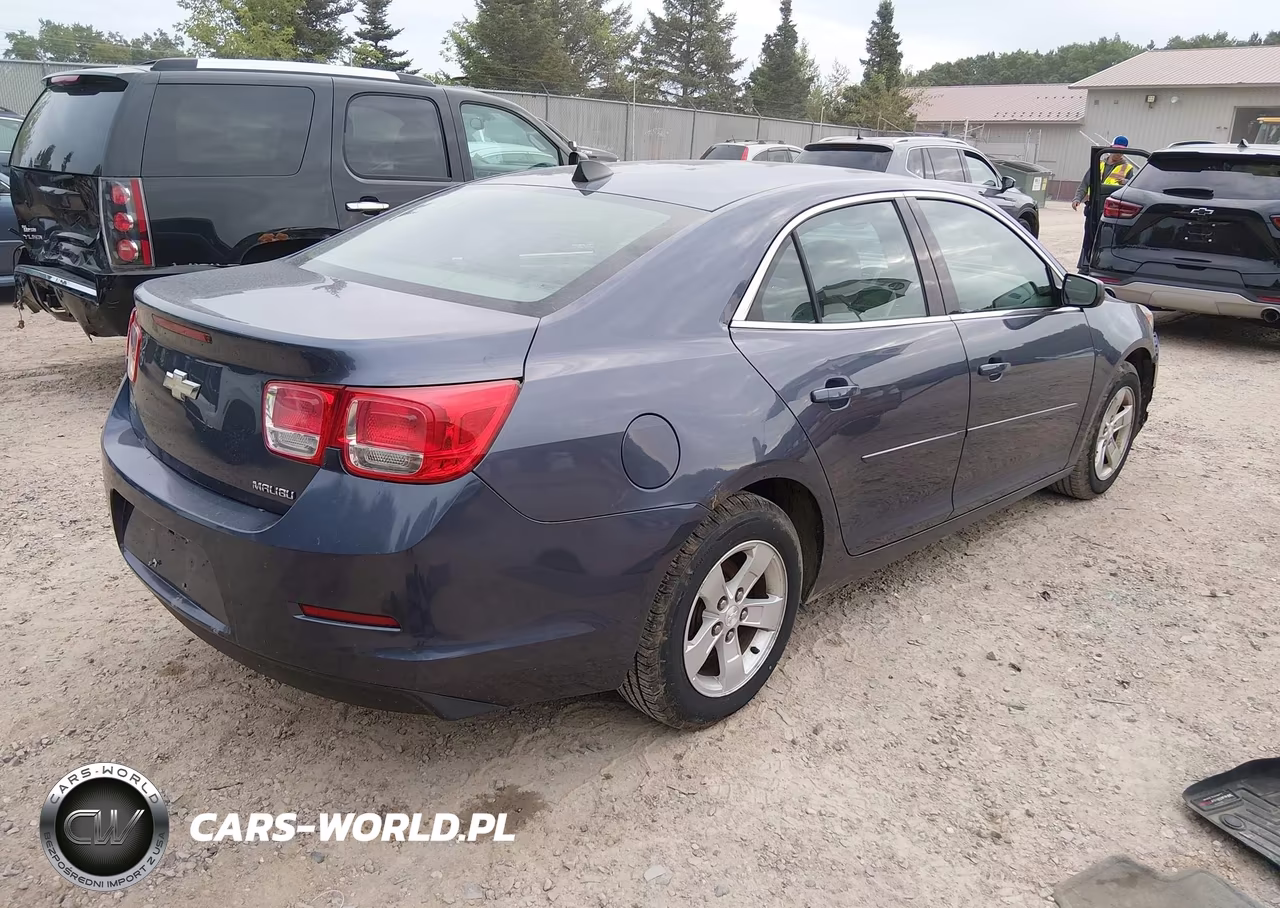 2013 Chevrolet Malibu Ls VIN:1G11B5SA0DF284940 - 4