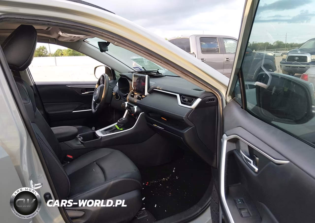 2023 Toyota Rav4 Xle Premium VIN:2T3C1RFV9PW252675 - 5