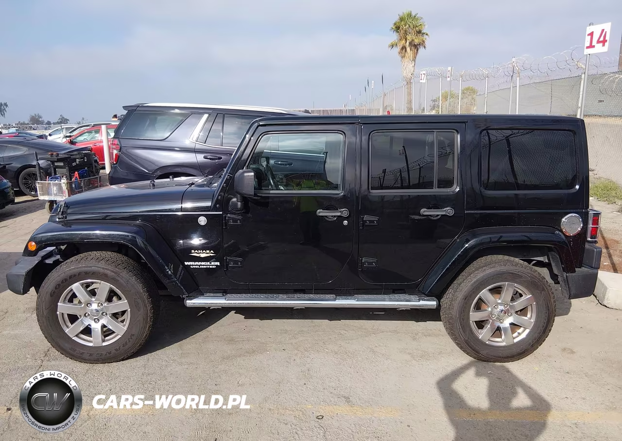 2013 Jeep Wrangler Unlimited Sahara VIN:1C4HJWEG9DL592687 - 15