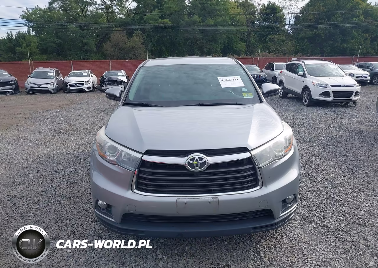 2015 Toyota Highlander Le Plus V6 VIN:5TDBKRFH1FS173486 - 12
