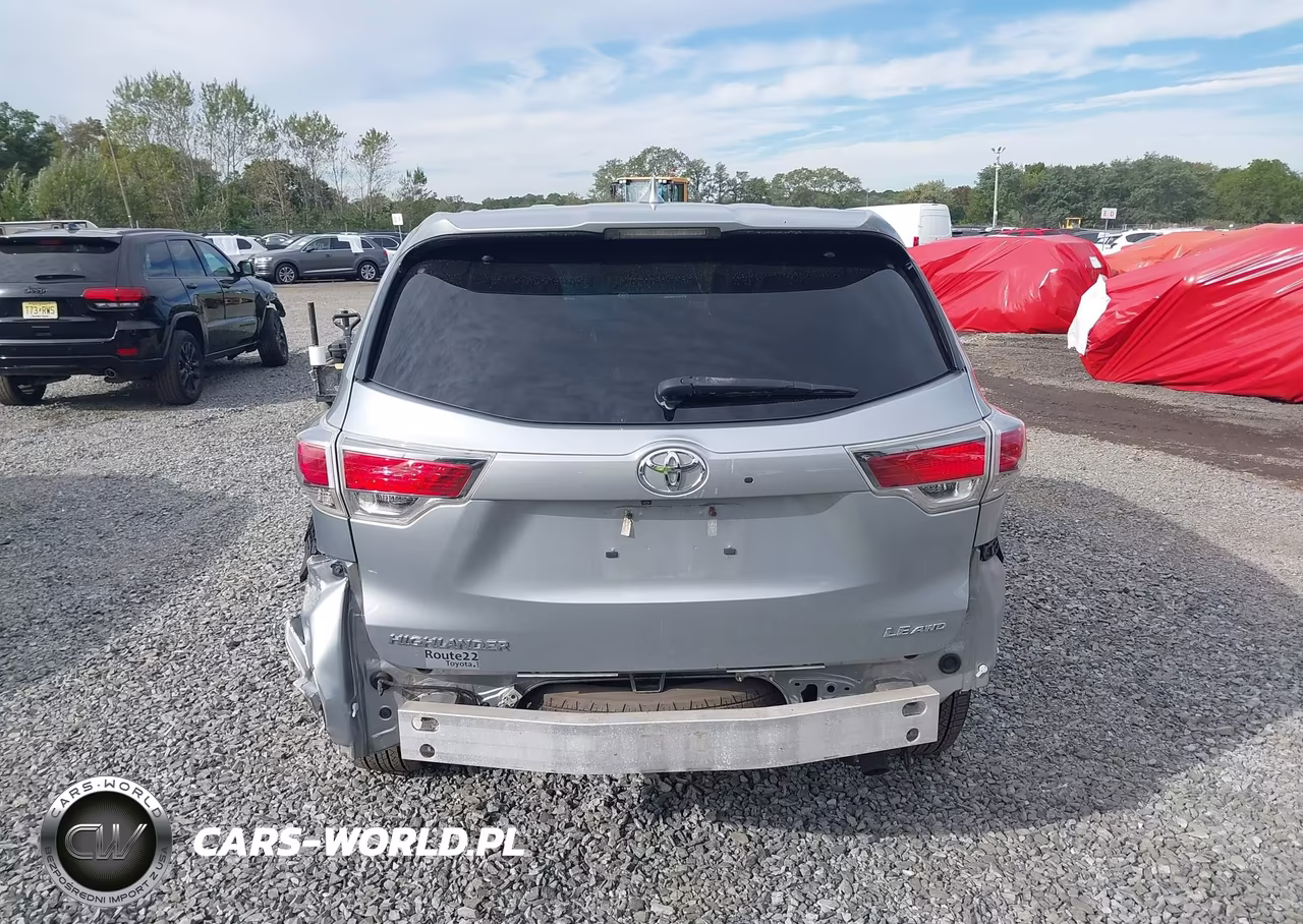 2015 Toyota Highlander Le Plus V6 VIN:5TDBKRFH1FS173486 - 16