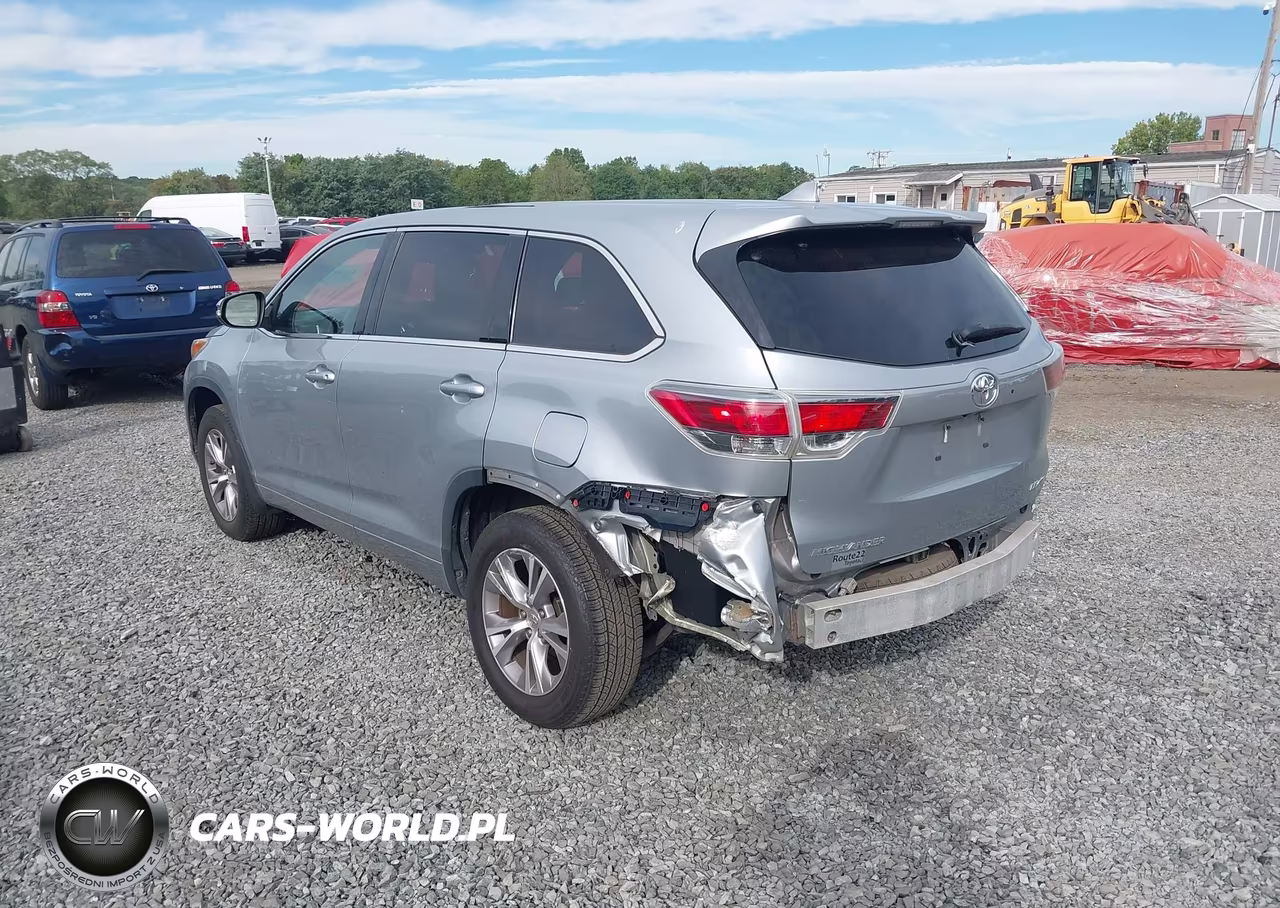 2015 Toyota Highlander Le Plus V6 VIN:5TDBKRFH1FS173486 - 6