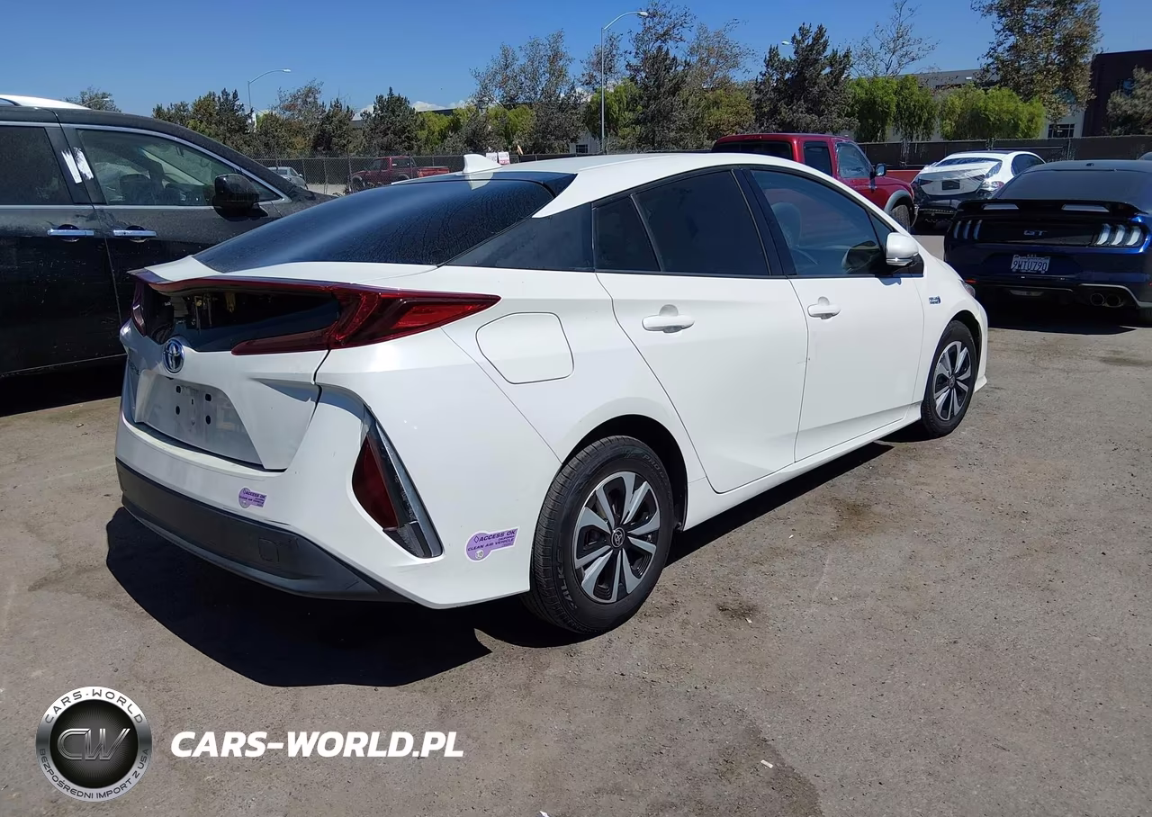 2019 Toyota Prius Prime Premium VIN:JTDKARFP8K3116899 - 4