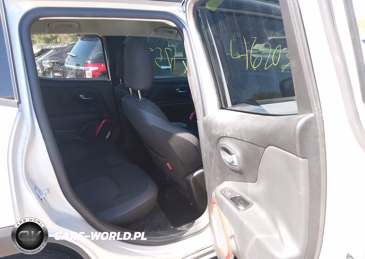 2017 Jeep Renegade Trailhawk 4X4 VIN:ZACCJBCB5HPF25841 - 8