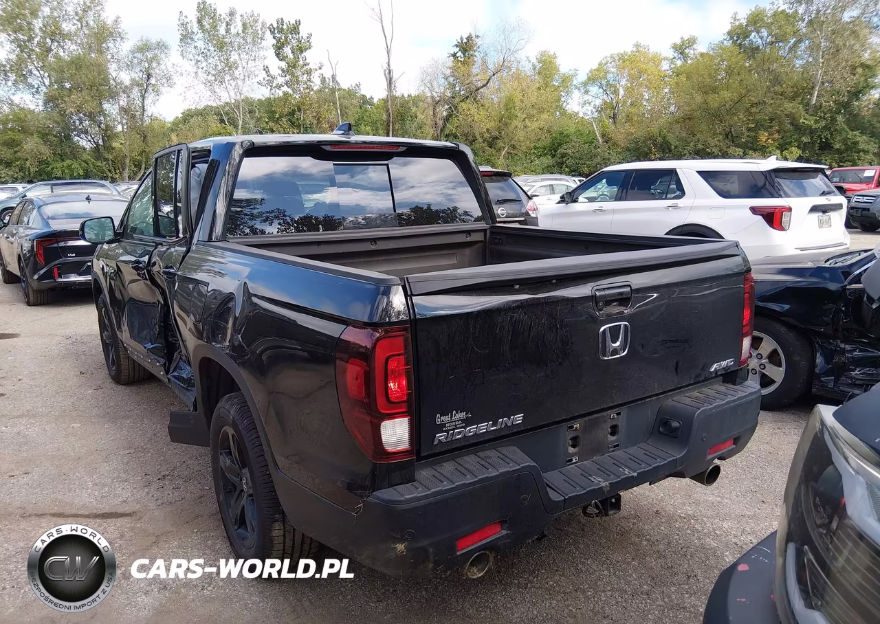 2022 Honda Ridgeline Black Edition VIN:5FPYK3F84NB009733 - 3