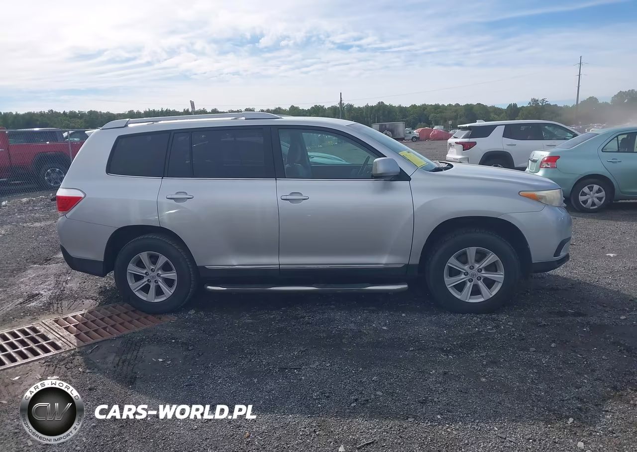 2013 Toyota Highlander Base V6 VIN:5TDBK3EH7DS252009 - 13