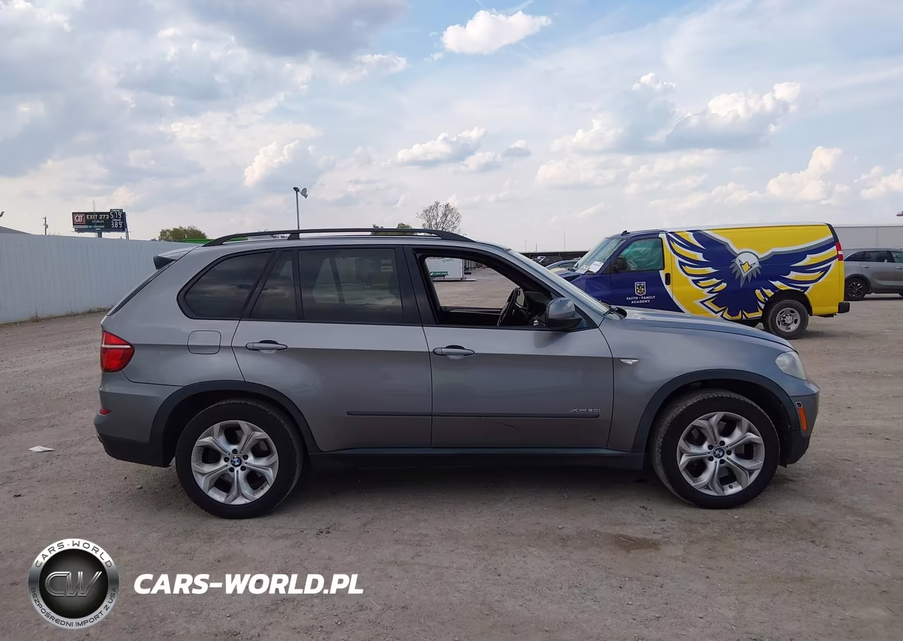 2013 BMW X5 xDrive50I VIN:5UXZV8C58D0C15826 - 13