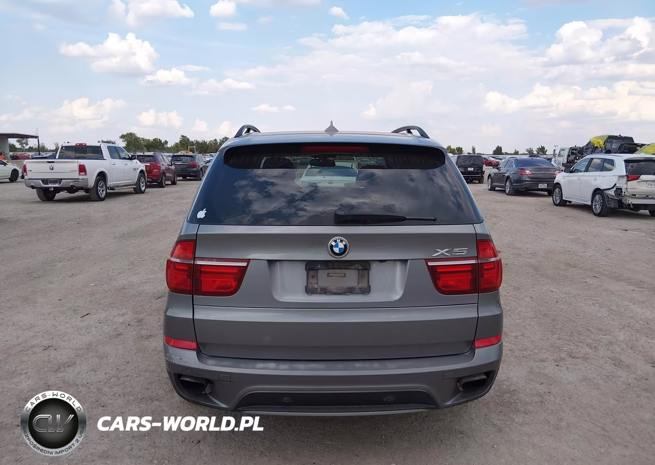 2013 BMW X5 xDrive50I VIN:5UXZV8C58D0C15826 - 16