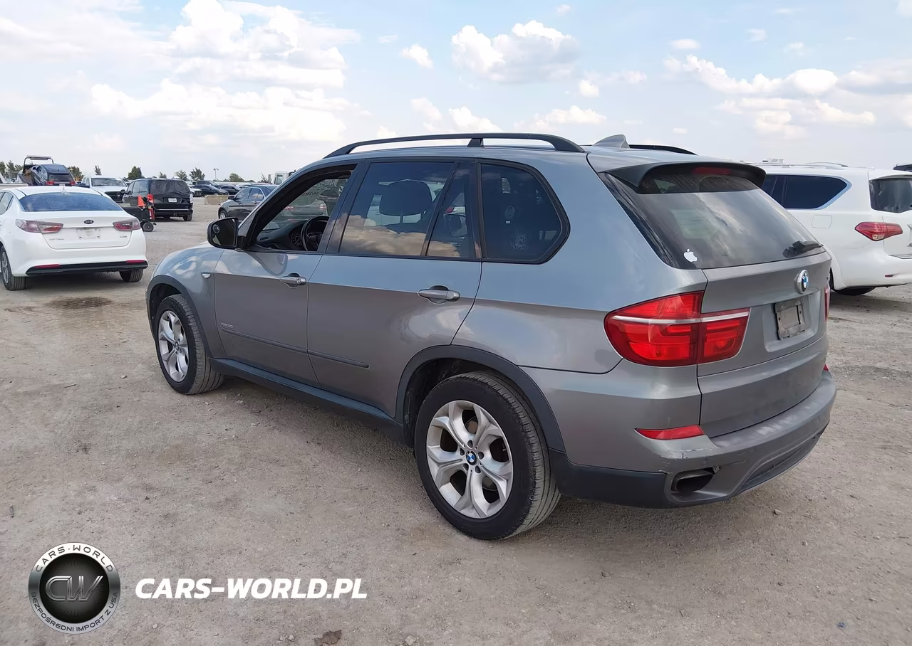 2013 BMW X5 xDrive50I VIN:5UXZV8C58D0C15826 - 3