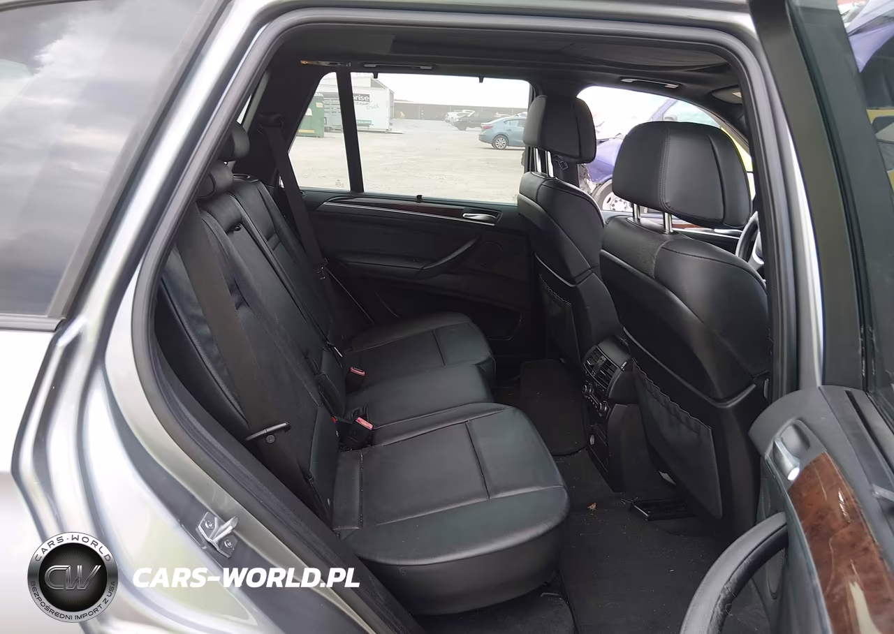 2013 BMW X5 xDrive50I VIN:5UXZV8C58D0C15826 - 8